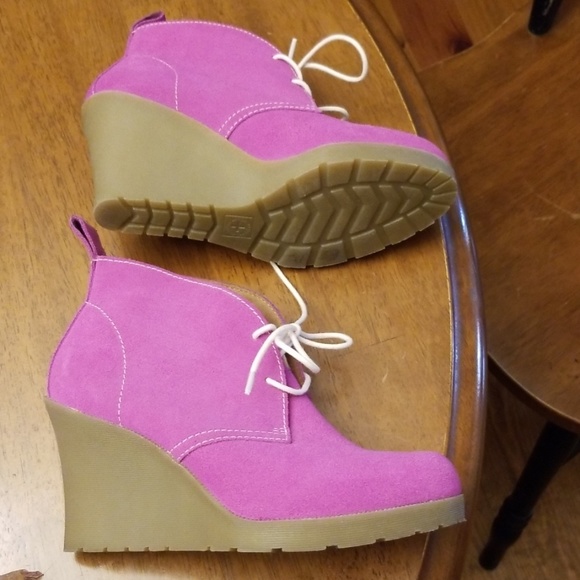 SHE'S BOLD❣️Dr. Martens Barbie pinkish, purple booties - Picture 2 of 9